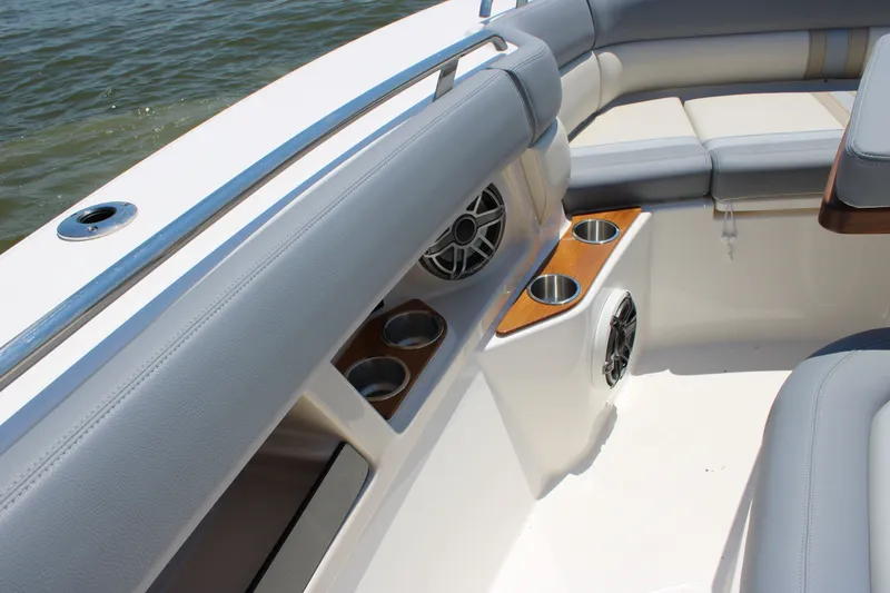 Slide: The Image of Boston Whaler 350 Realm 2026 - 13