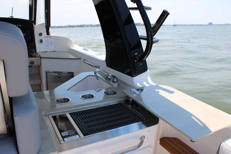 Slide: The Image of Boston Whaler 350 Realm 2026 - 53