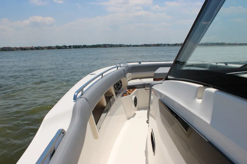 Slide: The Image of Boston Whaler 350 Realm 2026 - 18