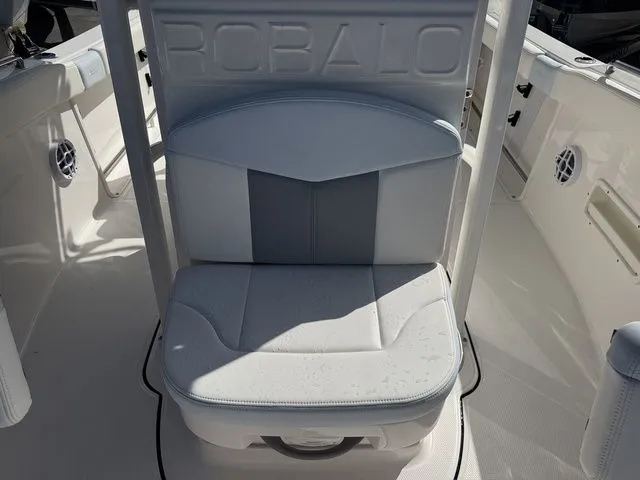 Slide: The Image of Robalo R222 Explorer 2025 - 13