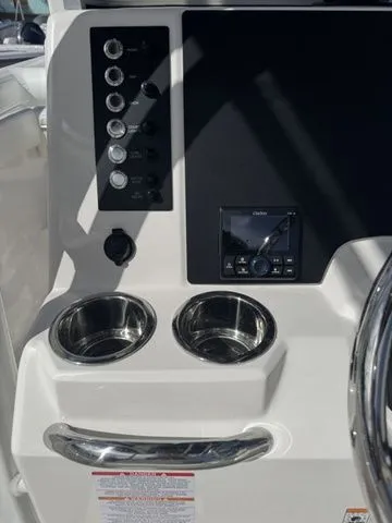 Slide: The Image of Robalo R222 Explorer 2025 - 23