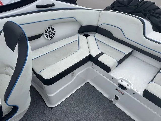 Slide: The Image of Yamaha AR210 2019 - 12