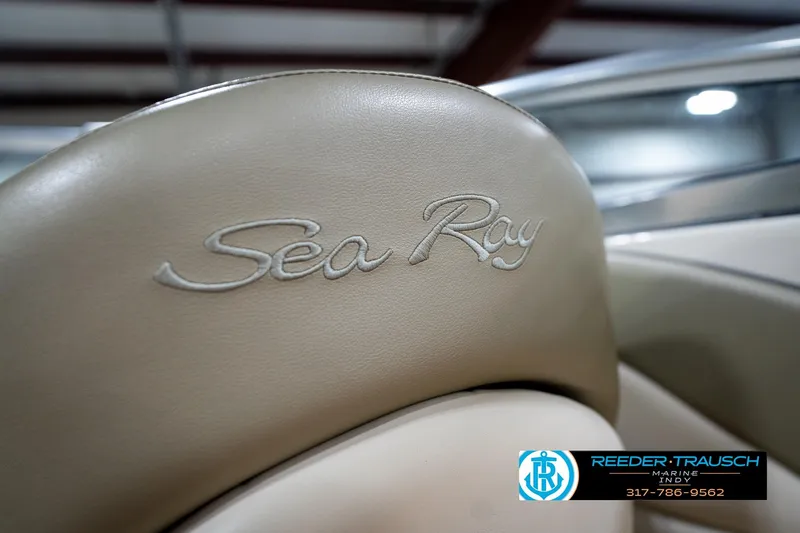 Slide: The Image of Throttle control of 2005 Sea Ray 200 Sundeck boat, featuring safety warnings and branding. - 36