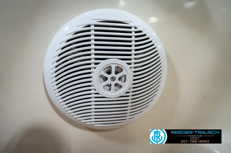 Slide: The Image of White speaker on a 2005 Sea Ray 200 Sundeck boat interior. - 41
