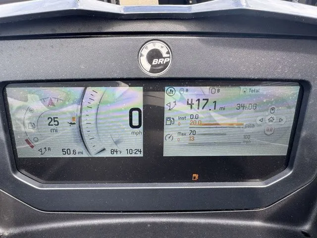 Slide: The Image of Sea-Doo GTX™ Limited 300 White Pearl Premium 2024 - 10