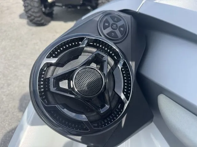 Slide: The Image of Sea-Doo GTX™ Limited 300 White Pearl Premium 2024 - 11