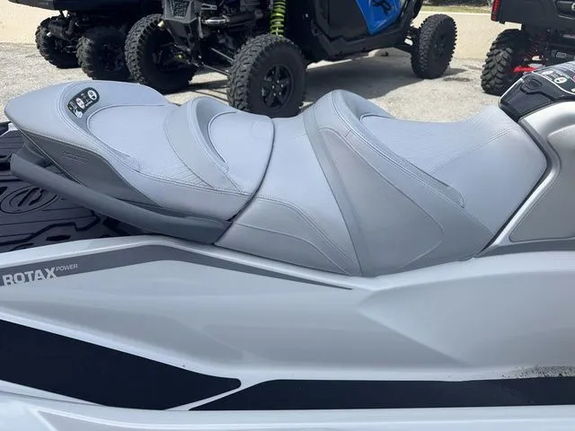 Slide: The Image of Sea-Doo GTX™ Limited 300 White Pearl Premium 2024 - 8