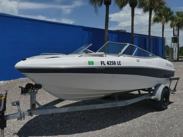 Slide: The Image of Four Winns 180 2000 - 1