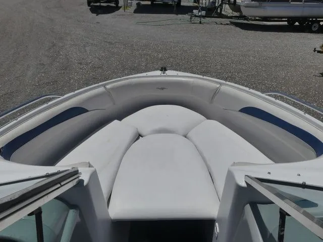 Slide: The Image of Four Winns 180 2000 - 11