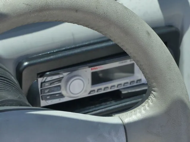 Slide: The Image of Four Winns 180 2000 - 16