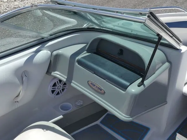 Slide: The Image of Four Winns 180 2000 - 18