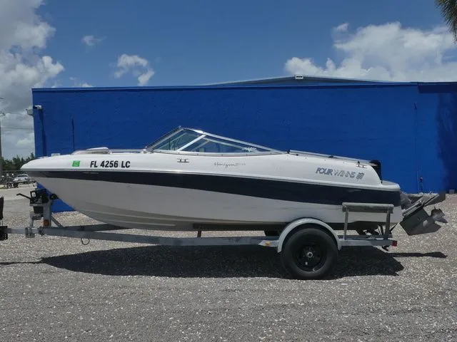 Slide: The Image of Four Winns 180 2000 - 7