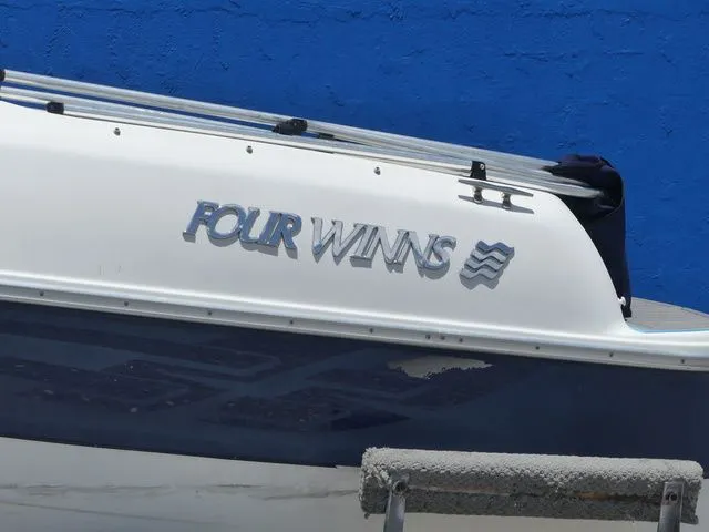 Slide: The Image of Four Winns 180 2000 - 8