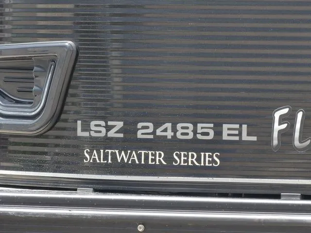 Slide: The Image of Avalon LSZ Windshield 24' 2019 - 9