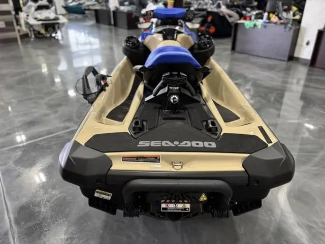 Slide: The Image of Sea-Doo Wake 170 2025 - 3