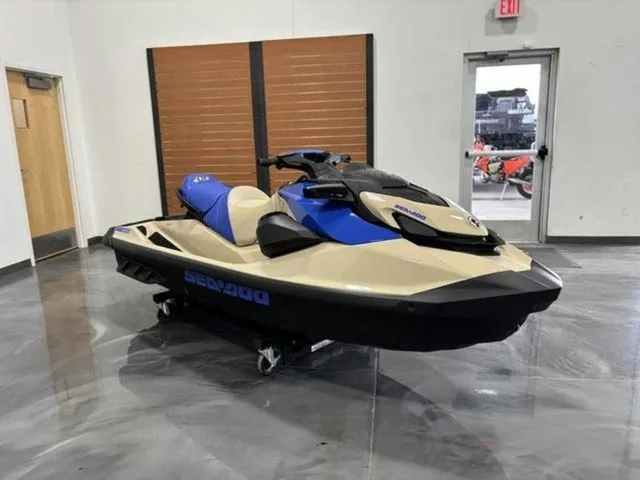 Slide: The Image of Sea-Doo Wake 170 2025 - 9