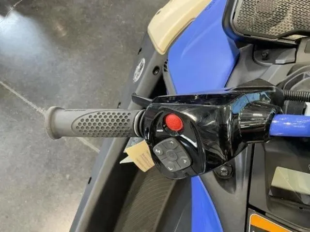 Slide: The Image of Sea-Doo Spark Trixx 2025 - 5