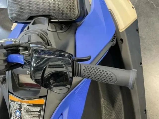 Slide: The Image of Sea-Doo Spark Trixx 2025 - 8