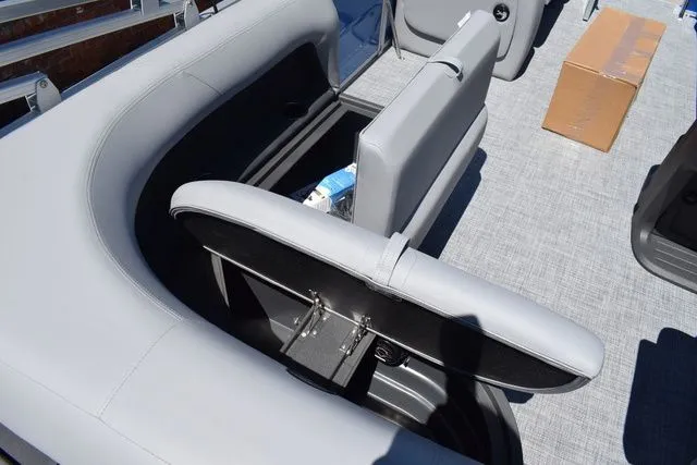 Slide: The Image of Sun Tracker 18 Party Barge 2026 - 10