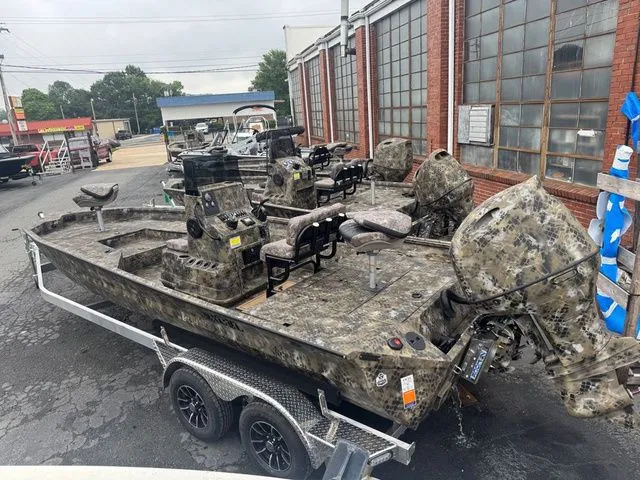 The Image of Excel 220 Bay Pro Elite 2026 - 1