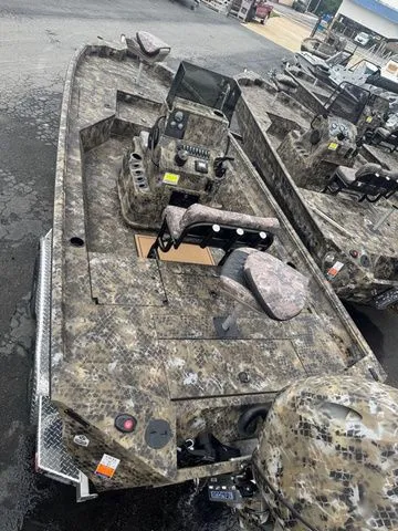 Slide: The Image of Excel 220 Bay Pro Elite 2026 - 3