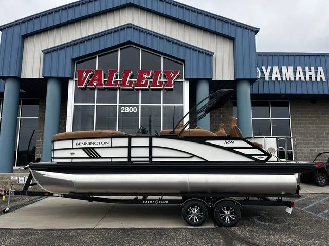 Slide: The Image of Bennington 22MS SPS Tri Toon Pontoon 2026 - 1