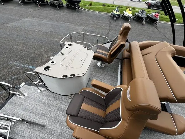 Slide: The Image of Bennington 22MS SPS Tri Toon Pontoon 2026 - 19