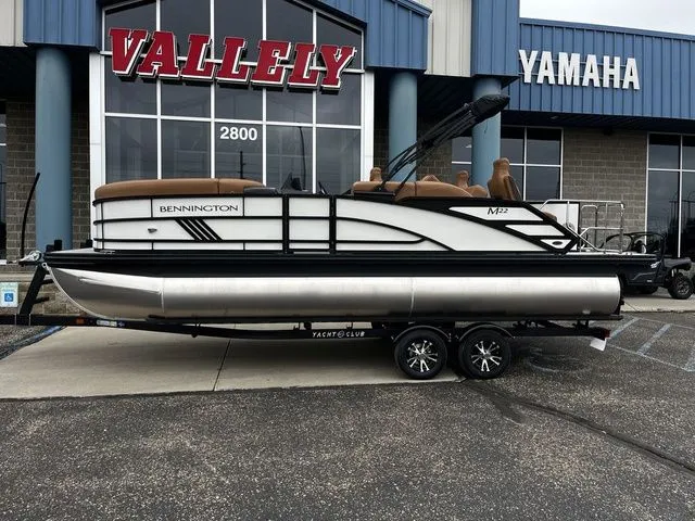 Slide: The Image of Bennington 22MS SPS Tri Toon Pontoon 2026 - 2