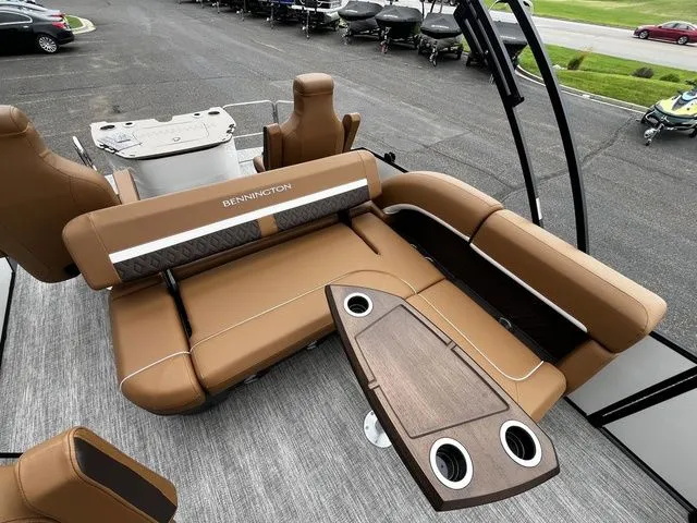Slide: The Image of Bennington 22MS SPS Tri Toon Pontoon 2026 - 20