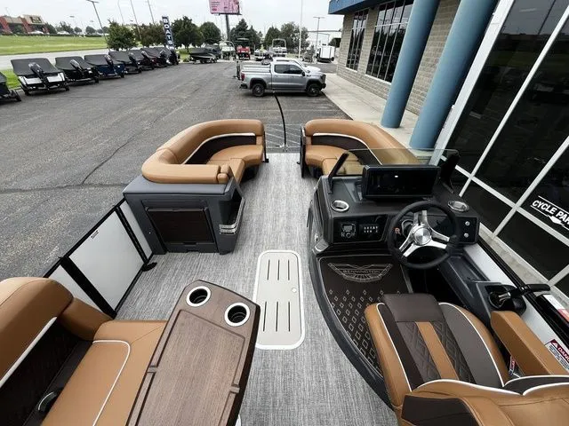 Slide: The Image of Bennington 22MS SPS Tri Toon Pontoon 2026 - 22