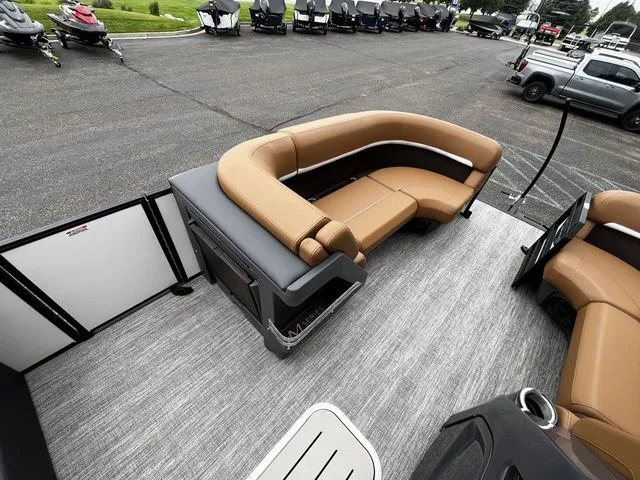 Slide: The Image of Bennington 22MS SPS Tri Toon Pontoon 2026 - 23