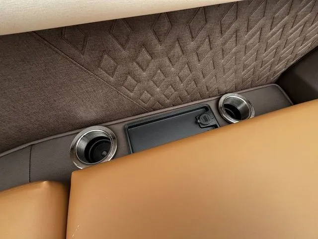 Slide: The Image of Bennington 22MS SPS Tri Toon Pontoon 2026 - 27