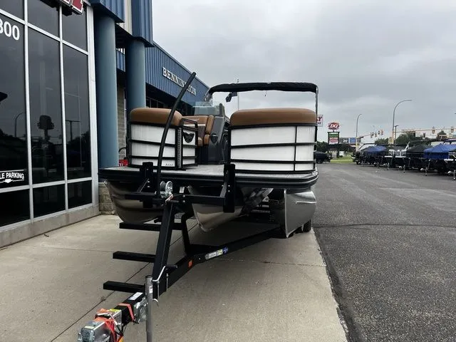 Slide: The Image of Bennington 22MS SPS Tri Toon Pontoon 2026 - 9