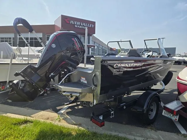 Slide: The Image of Crestliner 1750 Super Hawk 2017 - 4
