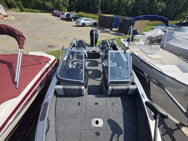 Slide: The Image of Crestliner 1750 Super Hawk 2017 - 15