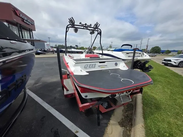 Slide: The Image of Gekko Bazooka 21 2003 - 3