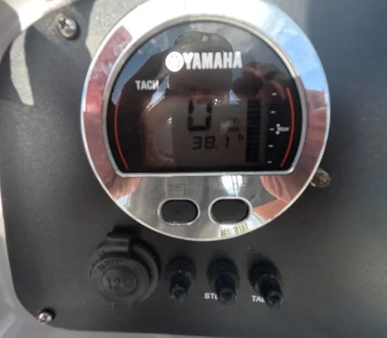 Slide: The Image of Robalo R207 Low hours mint condition 2021 - 15