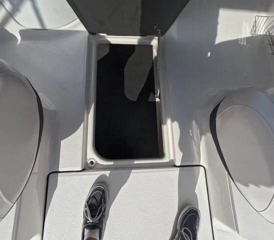 Slide: The Image of Robalo R207 Low hours mint condition 2021 - 25