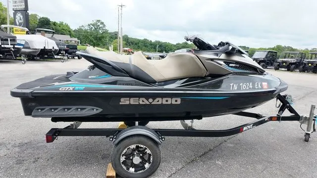 Slide: The Image of Sea-Doo GTX 2016 - 3