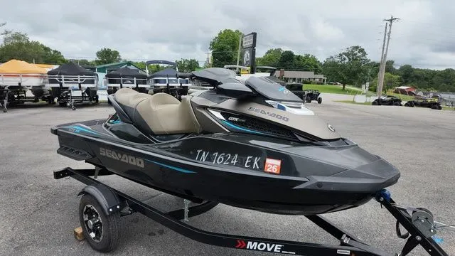 Slide: The Image of Sea-Doo GTX 2016 - 4