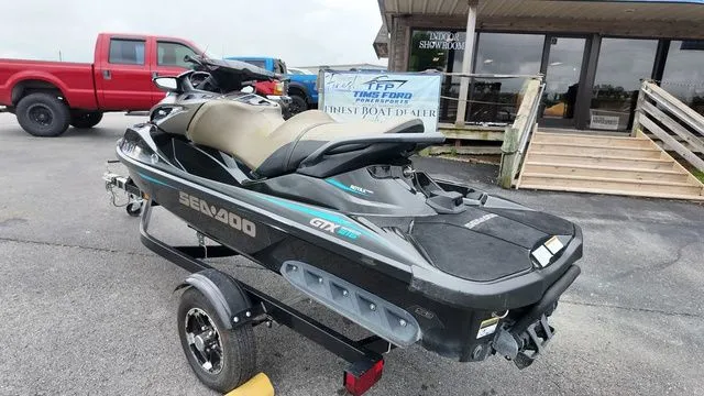 Slide: The Image of Sea-Doo GTX 2016 - 9