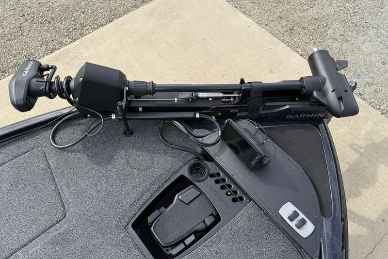 Slide: The Image of Trolling motor setup on 2026 Nitro Z18 Pro boat with Garmin equipment. - 4