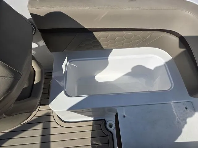 Slide: The Image of Hurricane SunDeck 191 OB 2022 - 13