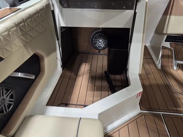 Slide: The Image of Nautique Super Air Nautique GS22 2026 - 16