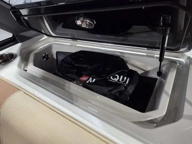 Slide: The Image of Nautique Super Air Nautique GS22 2026 - 17