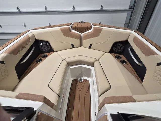 Slide: The Image of Nautique Super Air Nautique GS22 2026 - 22