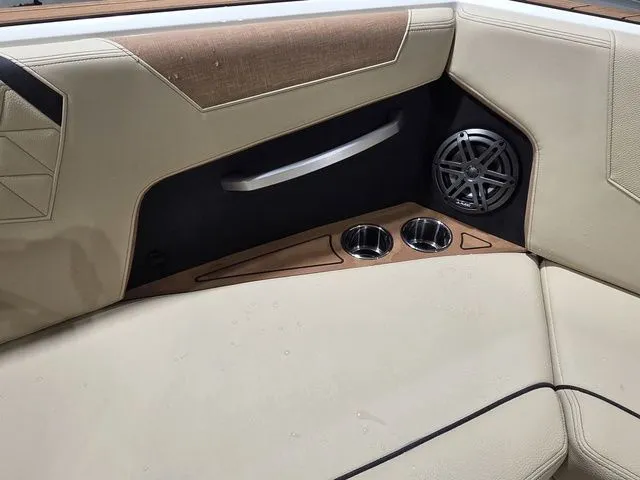 Slide: The Image of Nautique Super Air Nautique GS22 2026 - 24