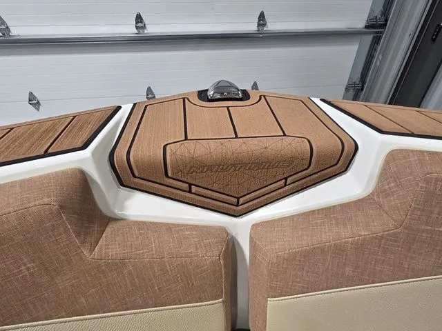 Slide: The Image of Nautique Super Air Nautique GS22 2026 - 25