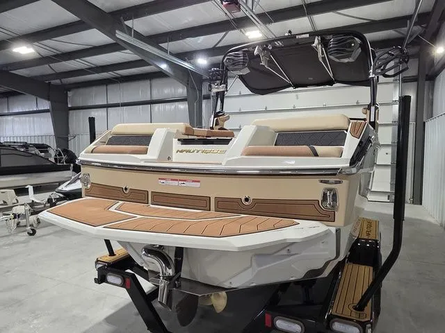 Slide: The Image of Nautique Super Air Nautique GS22 2026 - 5