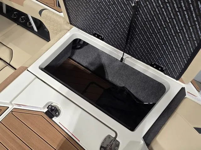 Slide: The Image of Nautique Super Air Nautique GS22 2026 - 9